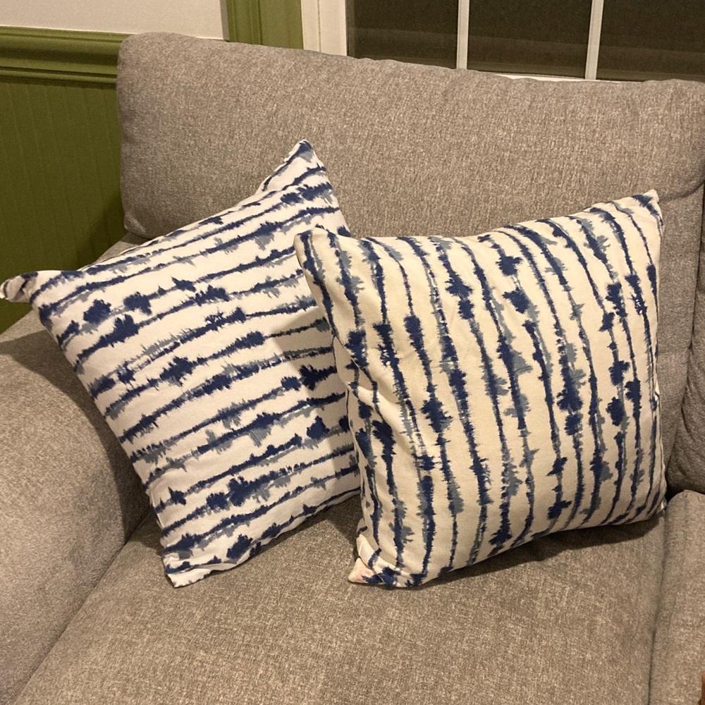 3 Cushion covers with cushion insert - IKEA STRIMSPORRE Blue and White